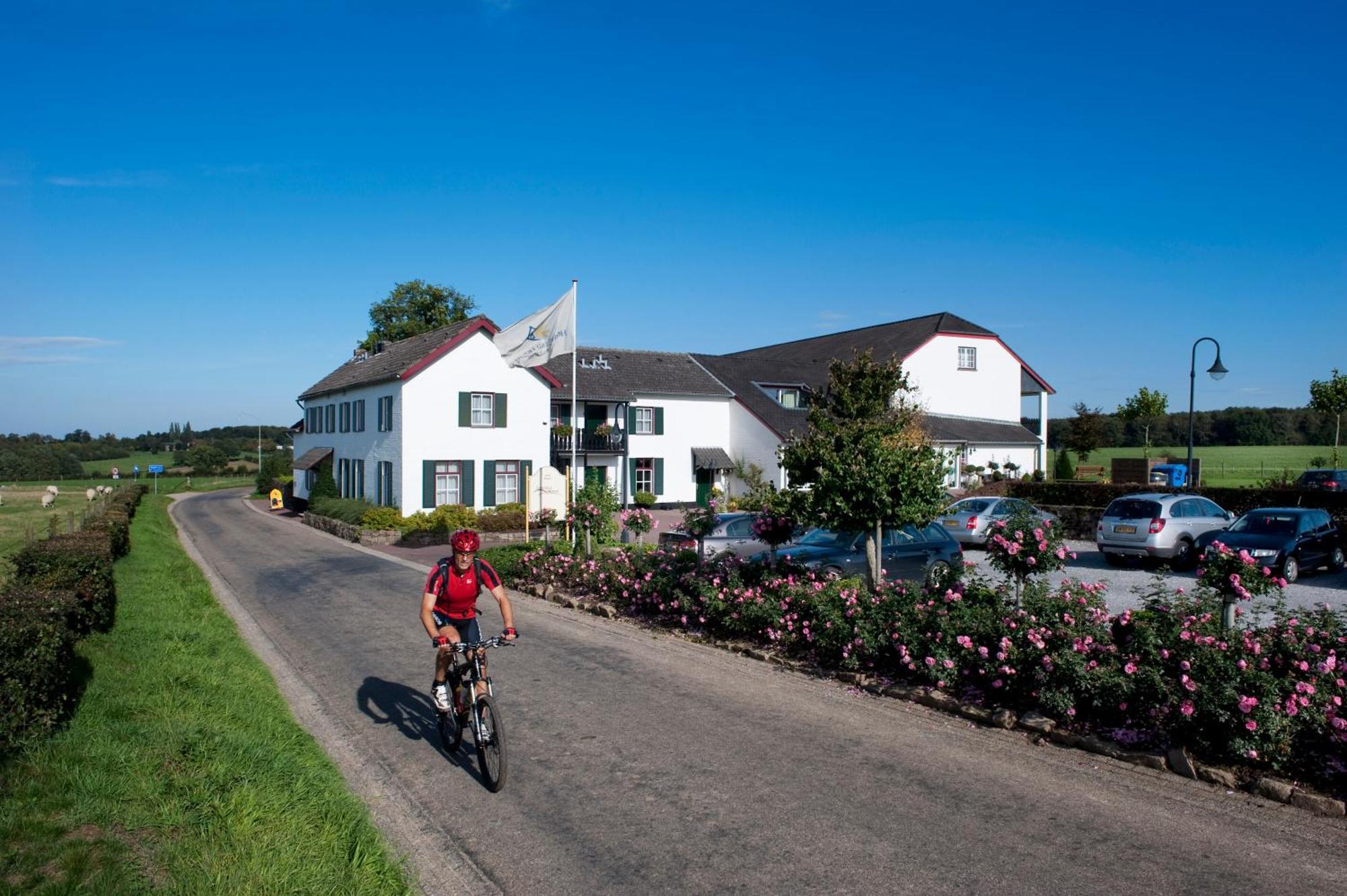 Hotel Gerardushoeve Heijenrath Exterior photo